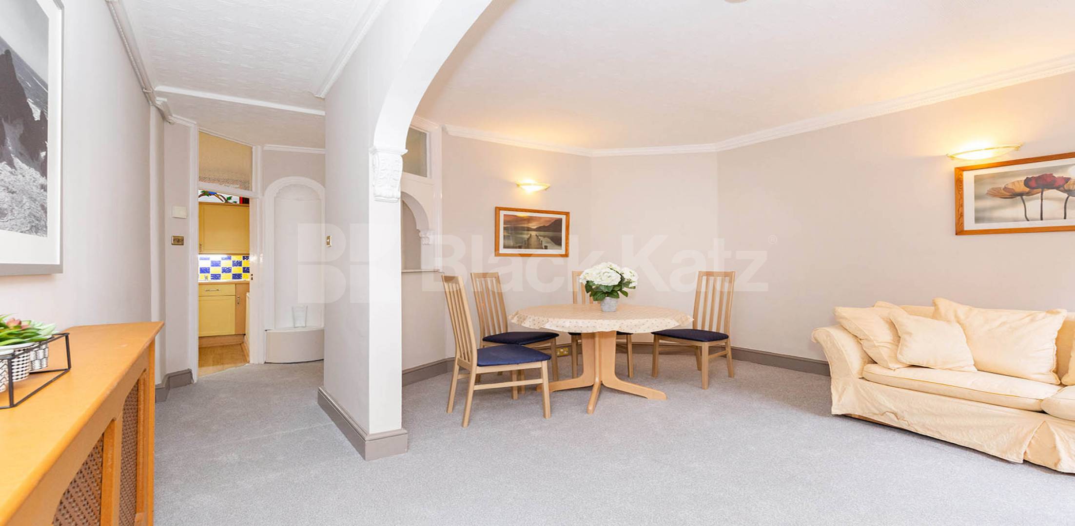 			LOCATION LOCATION LOCATION!, 1 Bedroom, 1 bath, 1 reception Flat			 Sandwich street, Rusell Square